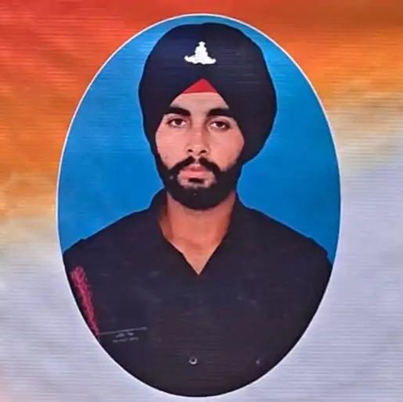 ਮਾਨਸਾ ਵਿੱਚ ਦਰਦਨਾਕ ਹਾਦਸਾ: ਅਗਨੀਵੀਰ ਸਿਪਾਹੀ ਦੀ ਮੌਤ, 2 ਦਿਨ ਪਹਿਲਾਂ ਆਇਆ ਸੀ ਘਰ Mansa News: ਦੋ ਦਿਨ ਪਹਿਲਾਂ ਛੁੱਟੀ 'ਤੇ ਆਏ Agniveer ਦੀ ਸੜਕ ਹਾਦਸੇ ਵਿਚ ਮੌਤ - Punjabi Tribune