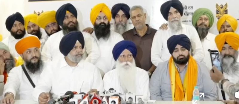 Gill Raunta joins 'Waris Punjab De'.'ਵਾਰਿਸ ਪੰਜਾਬ ਦੇ' 'ਚ ਸ਼ਾਮਿਲ ਹੋਏ ਗਿੱਲ ਰੌਂਤਾ MP Amritpal Singh Party: ਪੰਜਾਬੀ ਗੀਤਕਾਰ ਗਿੱਲ ਰੌਂਤਾ 'ਸ਼੍ਰੋਮਣੀ ਅਕਾਲੀ ਦਲ (ਵਾਰਿਸ ਪੰਜਾਬ)' ਵਿੱਚ ਸ਼ਾਮਲ - Punjabi Tribune