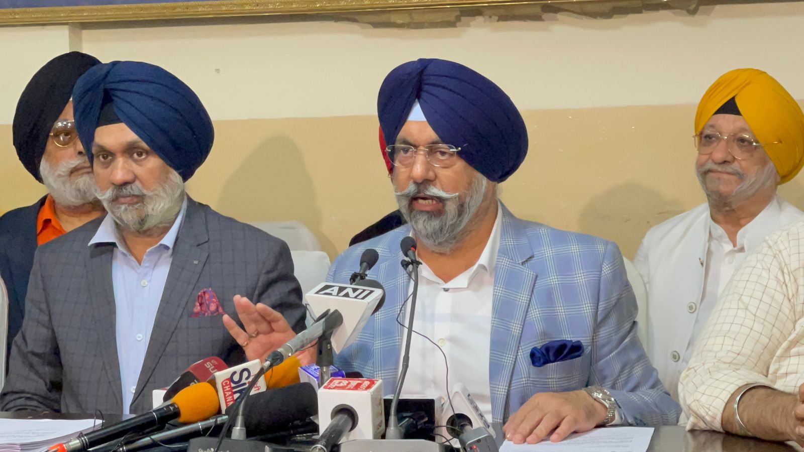 ਬੰਦੀ ਸਿੰਘਾਂ ਦੇ ਮੁੱਦੇ ’ਤੇ ਸ਼੍ਰੋਮਣੀ ਕਮੇਟੀ ਅਤੇ ਦਿੱਲੀ ਕਮੇਟੀ ਵੱਖੋ ਵੱਖਰੇ ਰਾਹ ਤੁਰੀਆਂ